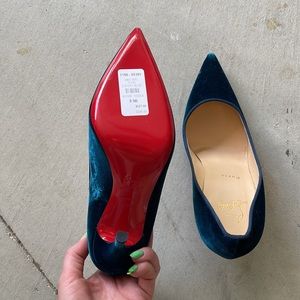 Authentic Christian Louboutin. Teal velvet 100 pointed toe heels